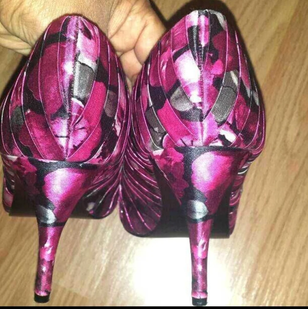 White House|Black Market Size 8½ M peep toe floral satin Heels - Picture 4 of 5